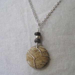 TM Art, Silver Pl Tan Jasper & Coco shell necklace